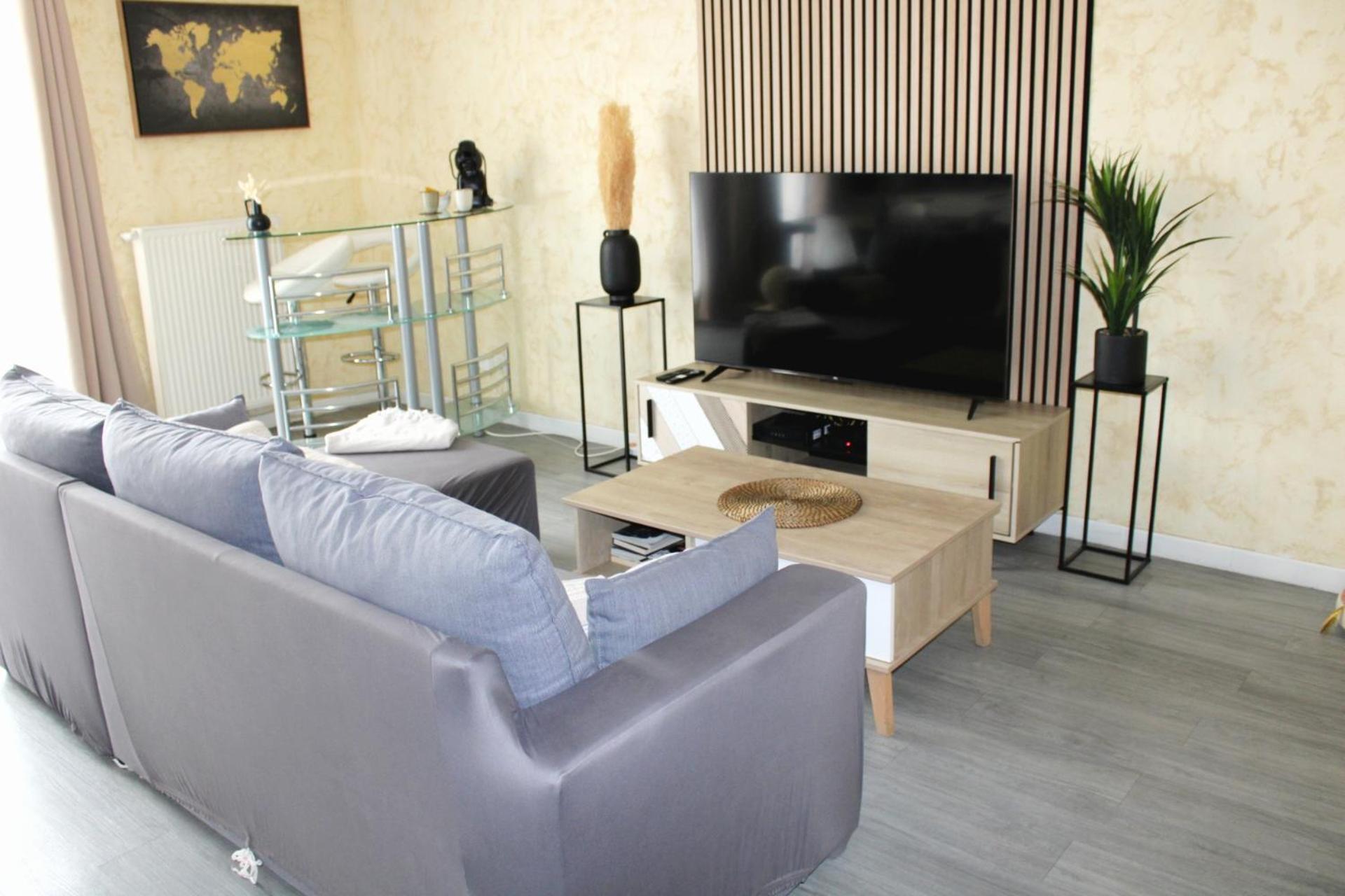 Cosy Appart - Balcon, Parking, Spacieux T2 - Proche Eurexpo Stade Saint-Priest  Ngoại thất bức ảnh